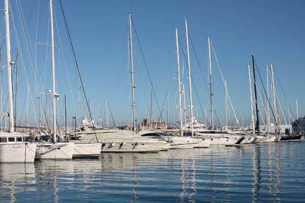 The view to the cathedral today with modern, large and small yachts.