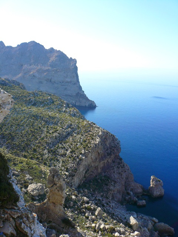 There are many coastal trails on Majorca.