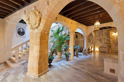 The spacious architecture is a real pleasure. The spacious architecture is a real pleasure.